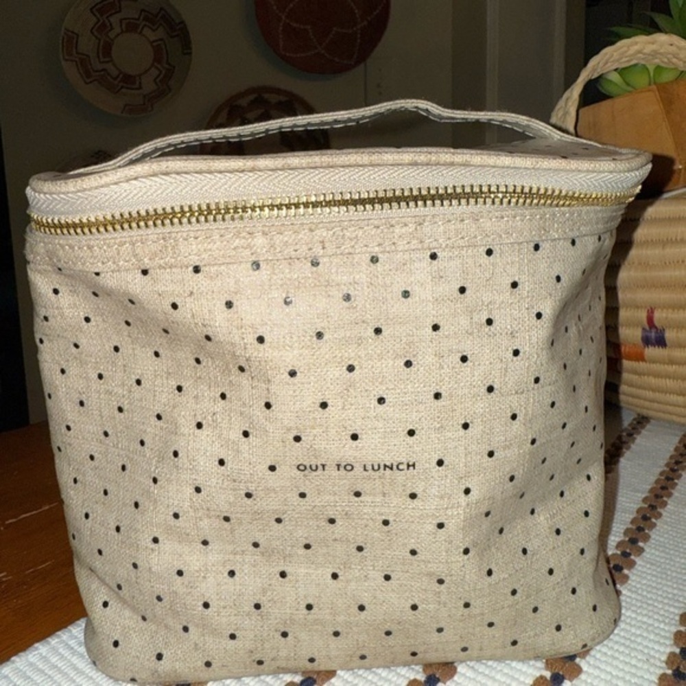 Kate Spade New York Lunch Tote, Deco Dots "Out To Lunch" Canvas
Lunch Tote